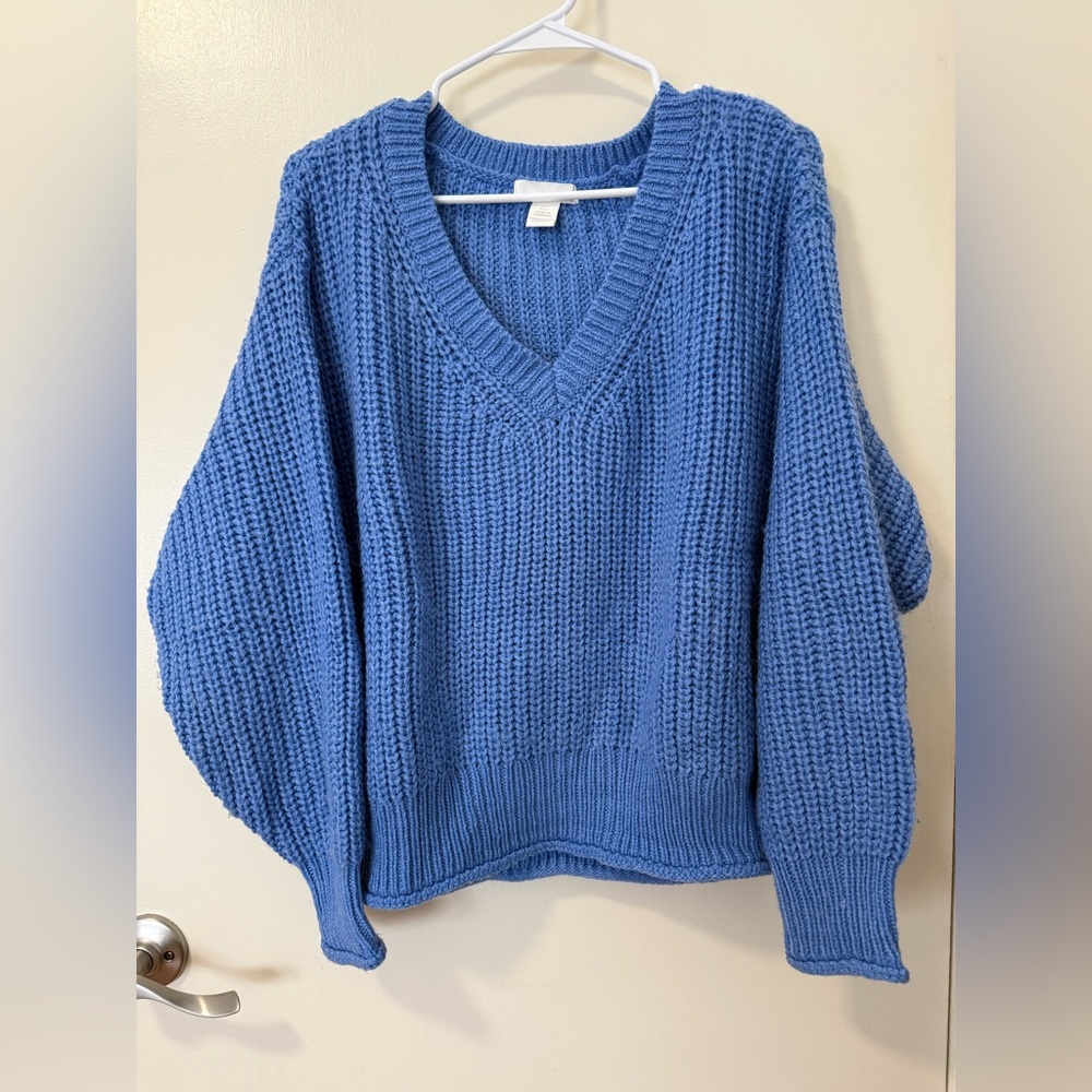 H&M V-Neck Blue Sweaters